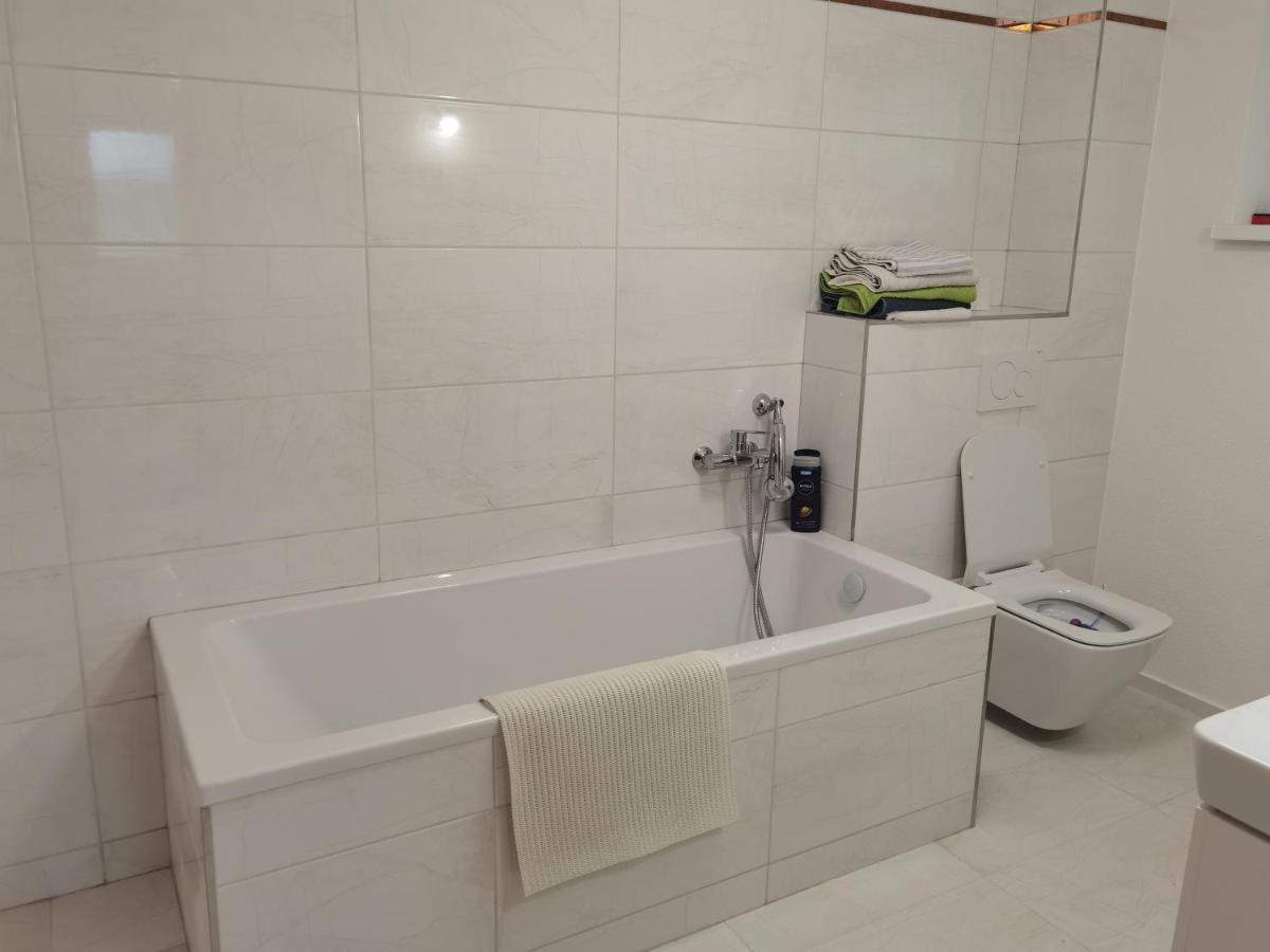 Sunset House Piestany Cervena Veza Apartment Banka Екстериор снимка