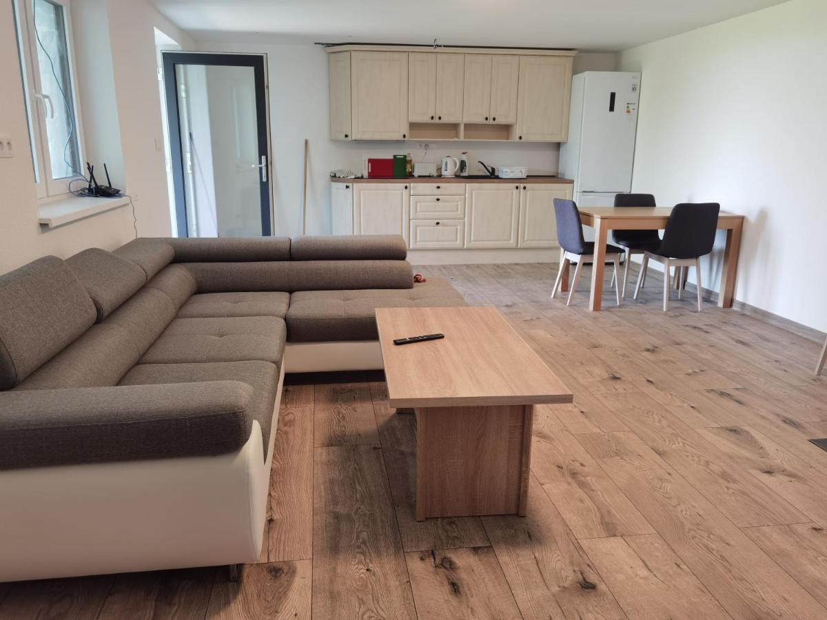 Sunset House Piestany Cervena Veza Apartment Banka Екстериор снимка